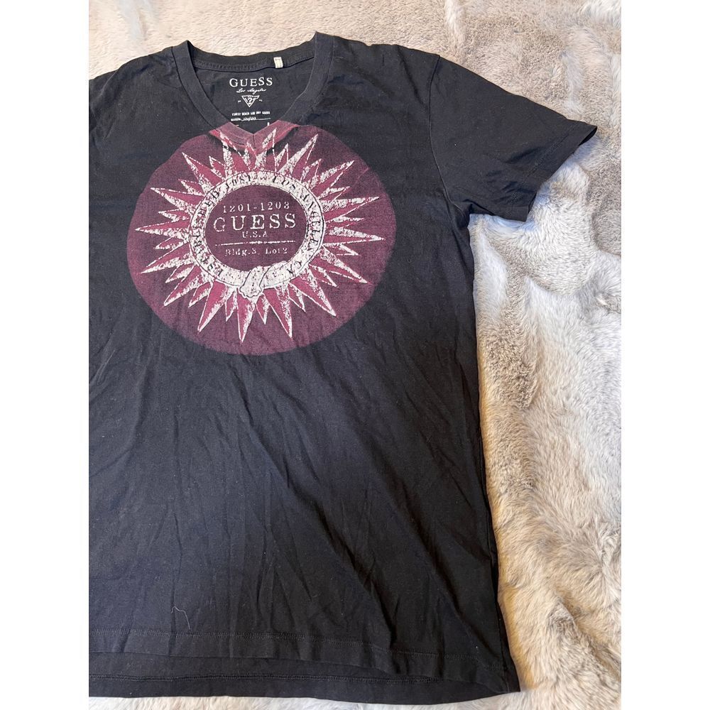 GUESS Black Graphic T-Shirt Sun Burst Logo Vintage Style Cotton Casual Tee Sz L - Picture 3 of 14